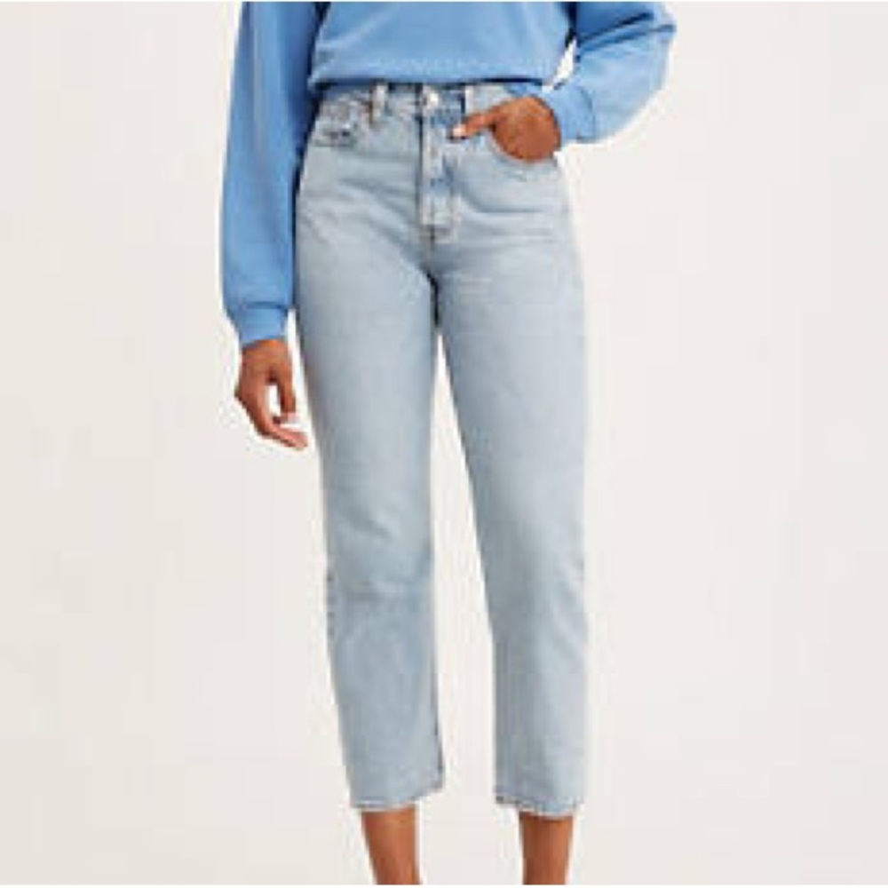 Levi’s Wedgie Straight Jeans, size 29, light wash “Montgomery baked”